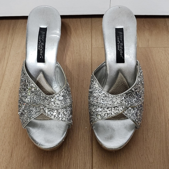 Betsey Johnson Glitter Heels Size 8 - Picture 3 of 7